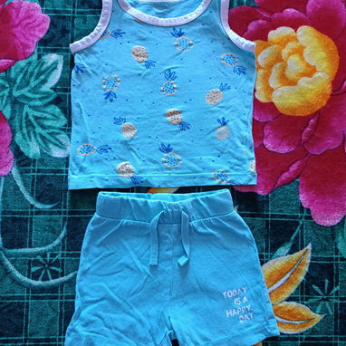 Ropa para hembra y varón de 6 a 9 meses. - Img 115991020
