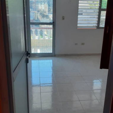 Casa tipo Townhouse en Varadero por la calle conchita - Img 118037897