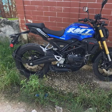 Se vende moto de gasolina marca xmt 250 cc enfriamiento por aceite con motor 4 tiempo fuel ijection,6 velocidades - 4/7