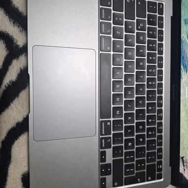 MacBook Air M1 (2020) en excelente estado - Img 118739311