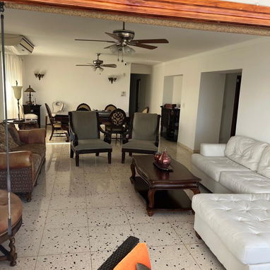 EN VENTA HERMOSA PROPIEDAD HORIZONTAL EN EL VEDADO - Img 120706948
