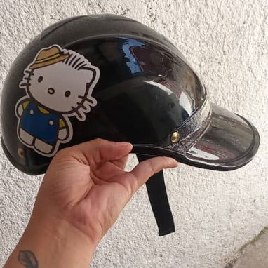 Tengo casco d moto 🪖 de diferentes modelos en 8,500 cup cada uno   Mensajería solo Habana   WhatsApp 58965337 - 5/10