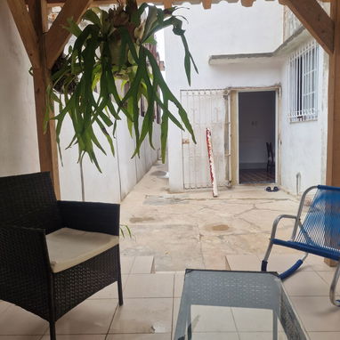 Se vende casa grande con garage - 2/10