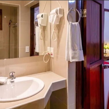 🏤🌊Casa de renta en Varadero con jardin y terraza con super agradables espacios y buen precio/House for rent. VAR-002 - 2/5