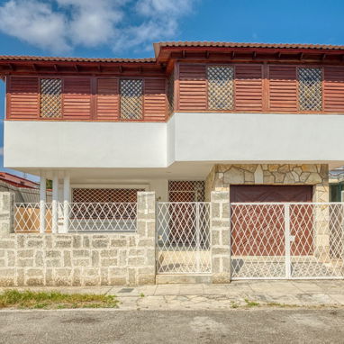 Cod.Z  Alquiler por tiempo indefinido . Casa en Reparto Náutico - Img 118564460