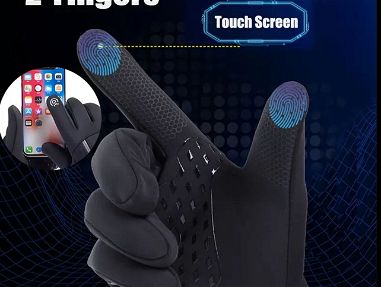 Tengo guantes para moto, impermeable, táctil para el uso del móvil de muy buena calidad! - Img 68086149