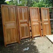 Puertas madera cedro - Img 56907356