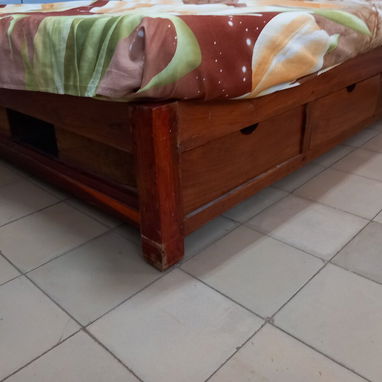 Se vende cama matrimonial de cedro con 6 gavetas integradas (sin colchon) - 2/2