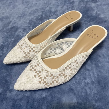 Zapatos de mujer y hombre - Img 120652946