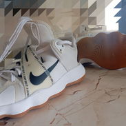 Zapatos blancos Nike de poco uso. - Img 57679599