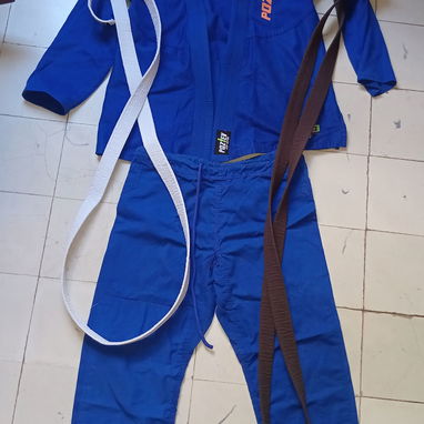VENDO KIMINO ,DE USO PERO CÓMO NUEVO . - Img 124871632