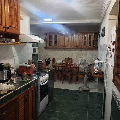 Biplanta en Playa Reparto Flores 2/4 garaje para 3 autos 40mil usd 53582376 - Img 123424871