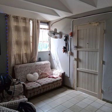 En venta casa en alamar zona 19 con casi todo adentro tanques instalados panel solar y estación de energía 10000 - 6/10