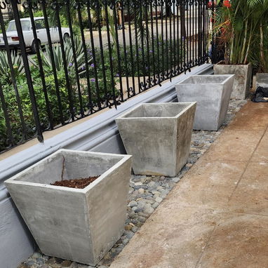 CREAMOS Y DISEÑAMOS JARDINES CON CÉSPED, PLANTAS, PIEDRAS DECORATIVAS, MACETAS Y TODO LO QUE USTED DESEE. JARDINEROS - Img 106930138
