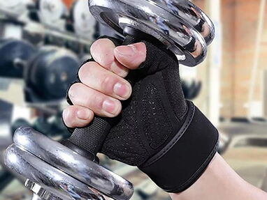¡Eleva tu entrenamiento con guantillas de gimnasio: confort y resistencia en cada repetición! 💪 - Img main-image