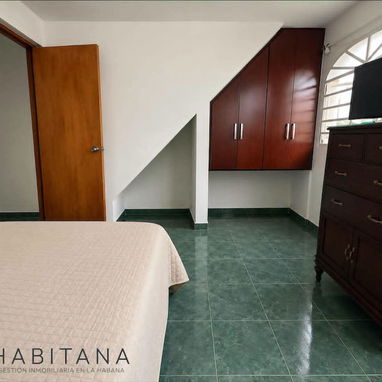 Ref# 76.Espectacular casa semi independiente todo de lujo con dos cuartos en oferta. Oportunidad de inversión!!! - Img 126098497