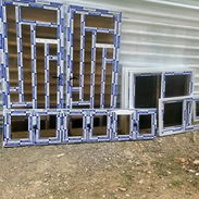 Realizamos todo tipo de diseños modernos en carpintería de aluminio y cristalería. Llena de estilo y vida tu hogar 🏡 - Img 55170561