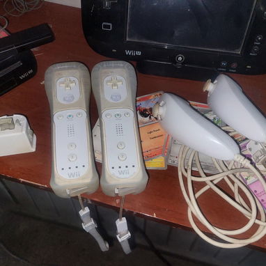WiiU con mandos de wii - 5/5