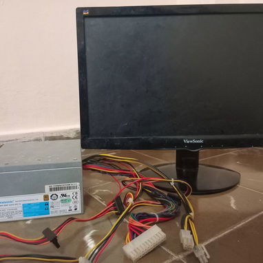 Pack de monitor y fuente - Img 118460916