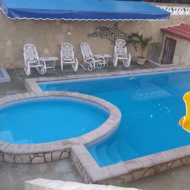 Estamos a solo 4 cuadras de la playa. WhatsApp 5 8142662 - Img 111313391