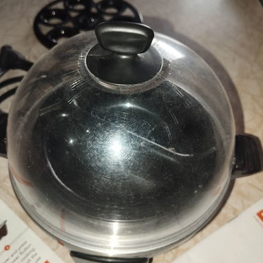 Vendo hervidor de huevos, vaporera dash egg para 6 huevos. - Img 125262798