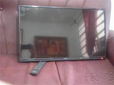 TV led  polaroid tiene una pqña rayita en la pantalla - Img main-image-45696149