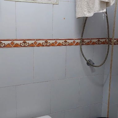 Vendo casa en el cerro con servicios garantizados - 10/10