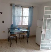 Se renta apartamento independiente en el Vedado, 1er piso, con balcón, 1 habitación, calle 15 % 22 y 24, $25 / $350 - Img 48322828