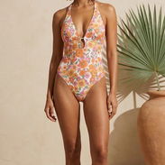 Trusa de Flores con Escote en V – Estilo Sofisticado y Fresco XL 18usd - Img 55177135