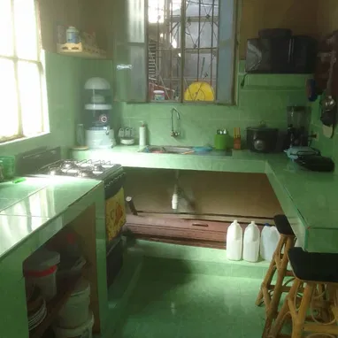 En venta linda casa independiente estilo colonial con espacio para garaje en excelente zona de Santos Suárez. - Img 115663483
