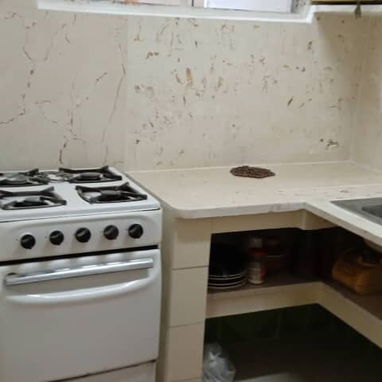Renta lineal casa en bajos 2 cuartos portal y patio Playa 350usd 53582376 - Img 119642683