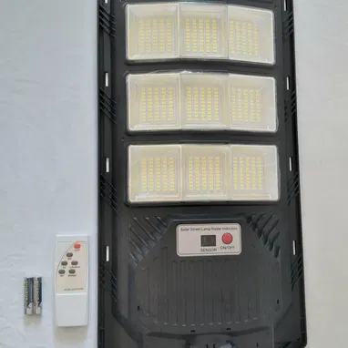 Lámpara para exteriores con panel solar - Img 120979453