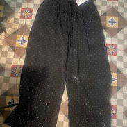 Hermosa pantaloneta con unos brillitos pero muy fina y elegante - Img 57328809