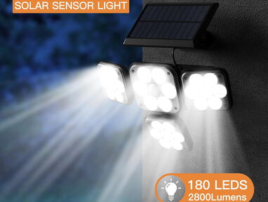 Luces Solares+ Sensor de Movimiento para Exteriores, 4 Cabezas ,  Luces de Seguridad+ Control Remoto REFLU005 35$ - Img main-image
