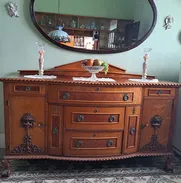 Se vende Aparador antiguo de madera de arce en perfectas condiciones. - Img 49712419