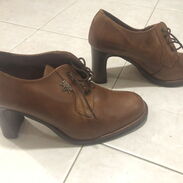 Zapatos originales de tacón marca Pikolinos - Img 45456220