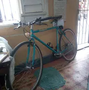 Se vende bicicleta 28 marca Crossfit con piezas Shimano en 100 USD poco uso llamar 56859364 - Img 50085134