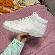 Tenis originales marca Nike botas número 44 - Img 56281325