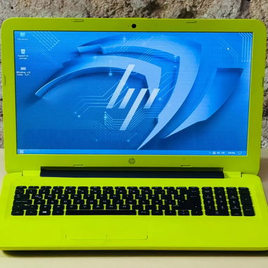 Laptop Hp edición especial ideal para regalo el equipo está como nuevo - 2/5