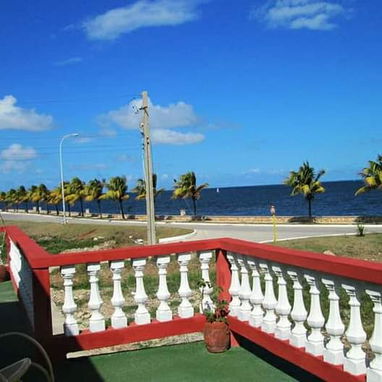 🏠COD.Z HOSTAL INDEPENDIENTE CON PISCINA Y PARQUEO - CAPACIDAD. 7 PERSONAS - 2/4