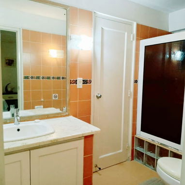 🏠 Casa de renta por tiempo indefinido en Miramar. Ideal para estudiantes extranjeros.✨ Tiene respaldo energético - 3/9