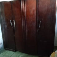 ACEPTO CUP, VENDO ESCAPARATE ANTIGUO ES DE CAOBA EN OPTIMAS CONDICIONES Y BIEN CUIDADOo ESTO NO TIENE MUERTE---#---55398 - Img 52982470
