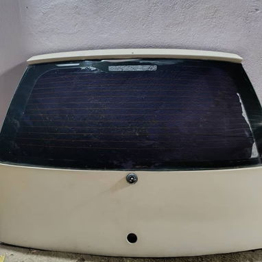 Se vende puerta de maletero de Fiat Punto - 2/4