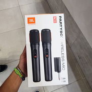 Microfono de Jbl Partybox 2 en 1 inalámbricos - Img 54381686