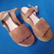 Lindas sandalias de mujer #38, solo 5 usd. 53707521 - Img 57845153