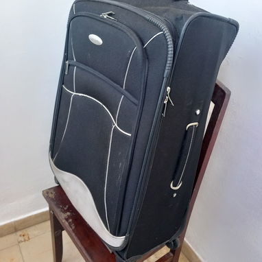 Vendo 2 maletas negras de 23kg a 25 usd cada una - 4/4