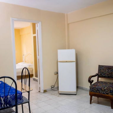 Vendo apart de 1 habitación en Plaza por Tulipan y Boyeros - 3/10