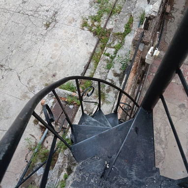 Escalera de hierro de caracol - 5/6