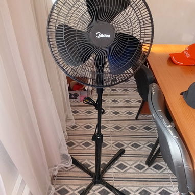Ventilador de pedestal Midea 16' - Img 126253238