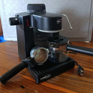 Cafetera electrica con un solo uso prácticamente nueva - 3/3